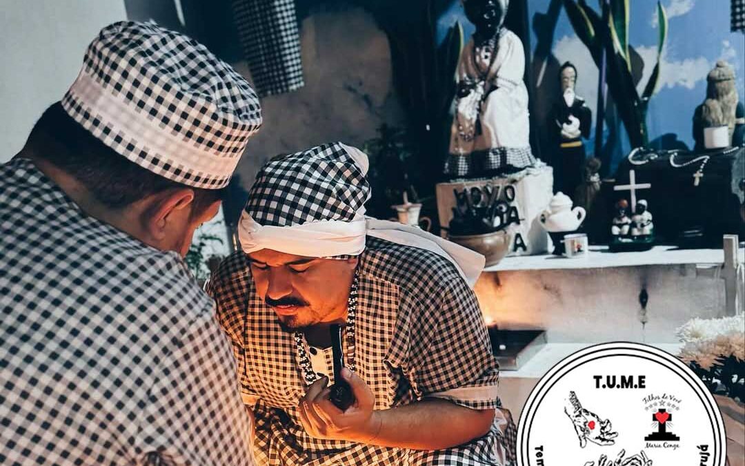 Pai Ton realizando atendimento espiritual em São Paulo